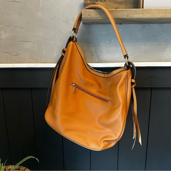 Malibu Skye: Lianne Top Zip Hobo Vegan Leather Shoulder‎ Bag NWOT - Picture 3 of 13